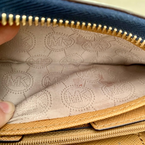 Michael Kors wallet - Picture 7 of 15